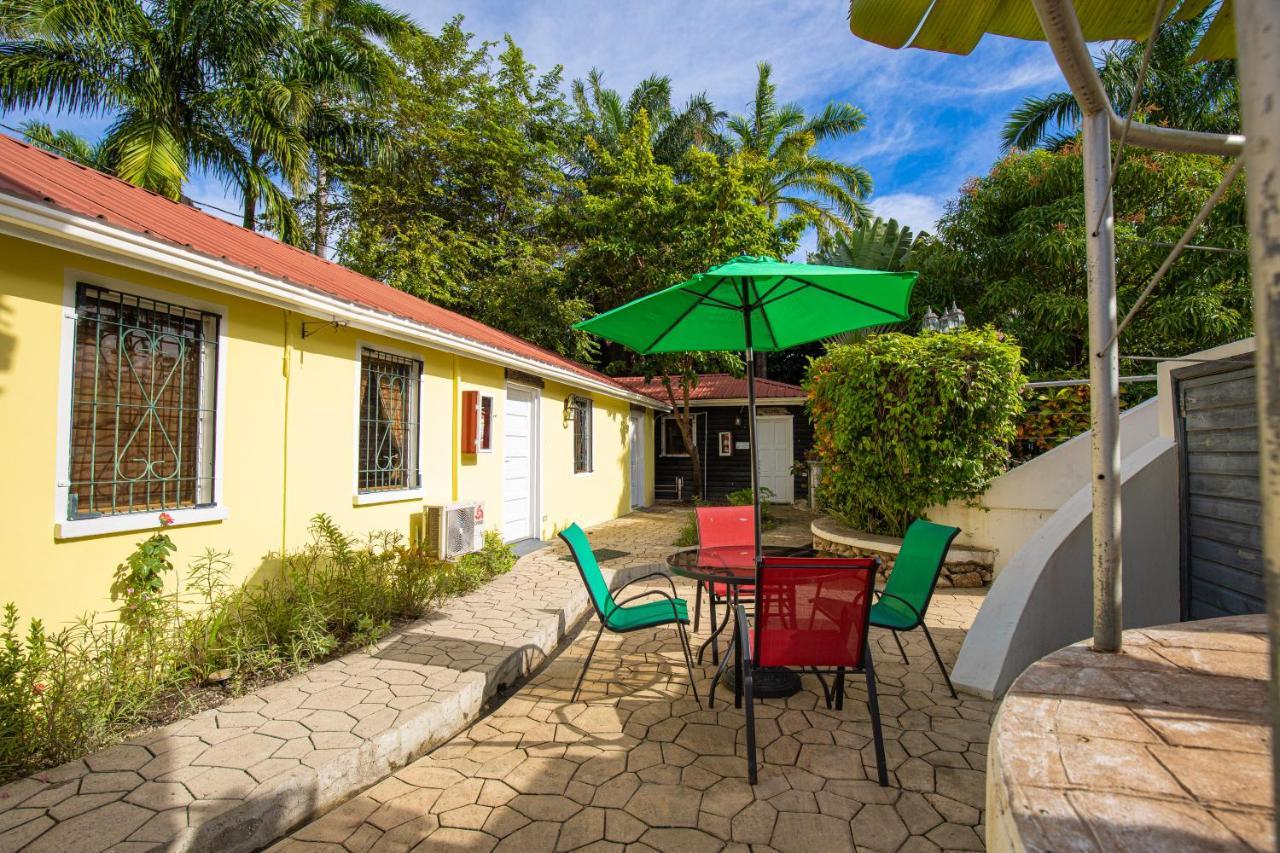 Harbour View Boutique Hotel & Yoga Retreat Belize City Exterior photo