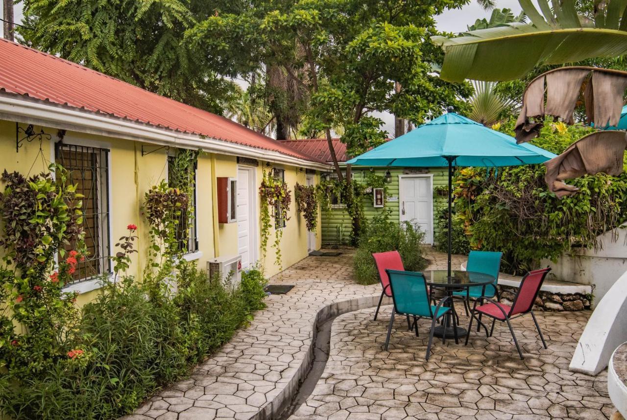 Harbour View Boutique Hotel & Yoga Retreat Belize City Exterior photo